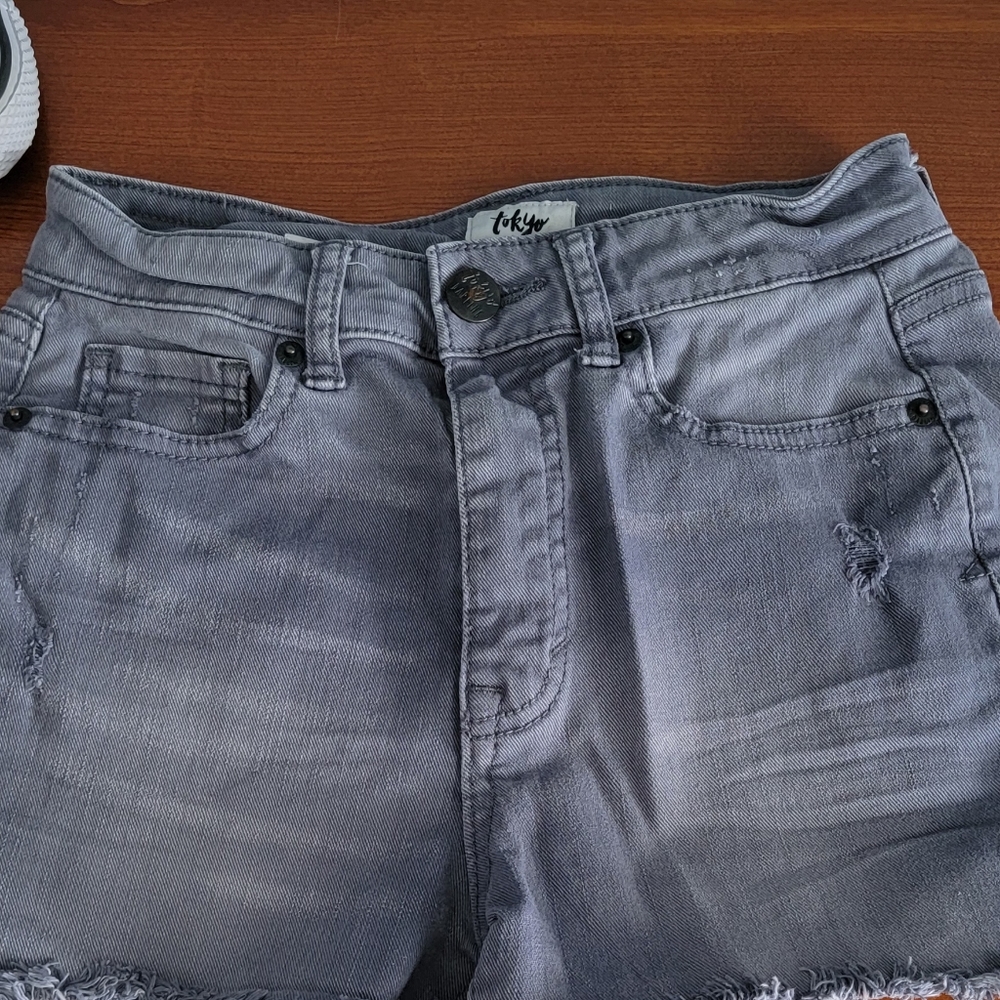 Womans Shorts - Picture 4 of 4